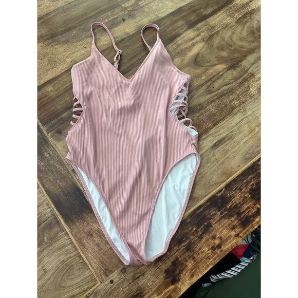 PINK Victorias Secret Cut Out Strappy Side Ribbed One Piece Swimsuit Size Medium - Picture 1 of 6